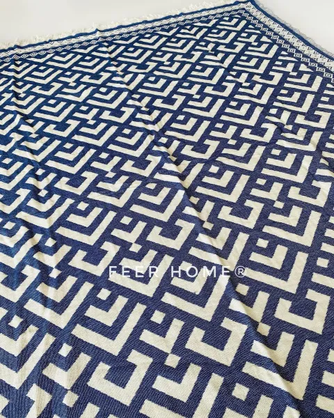 Geometrik Desenli Throw Örtü